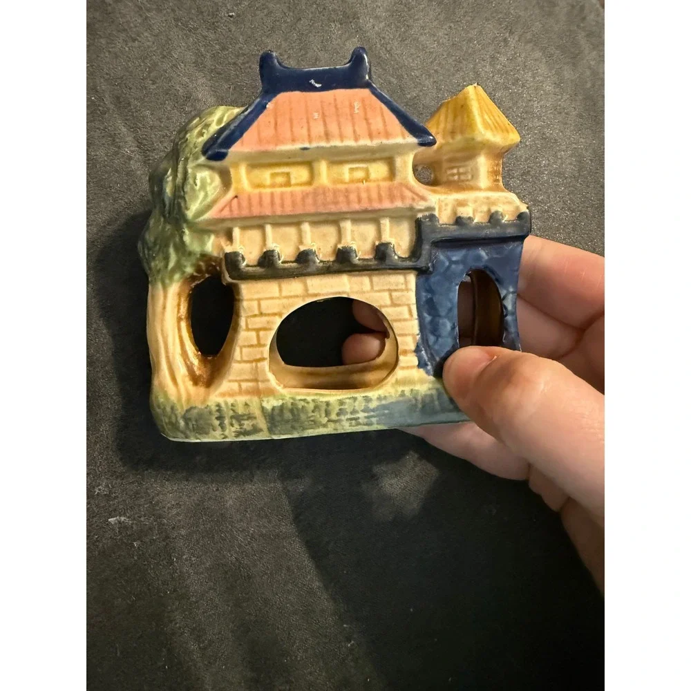 Vintage Made in Japan‎ Ceramic Pagoda Castle Aquarium Fish Tank Ornament 8011